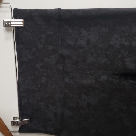 Black High-Waisted Leggings - Picture 2 of 7